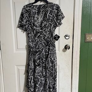 Black and White Abstract Midi Dress